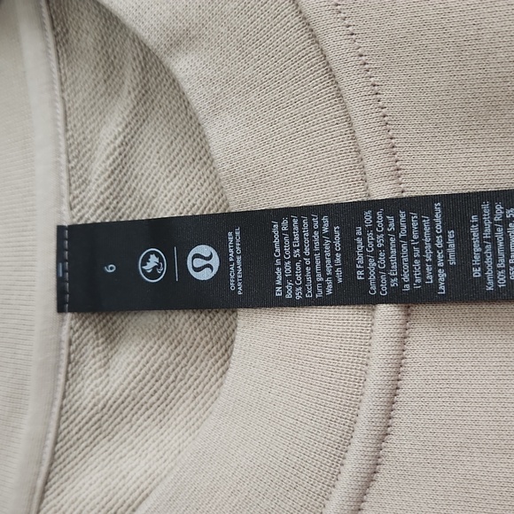 Lululemon NWT Special Edition Team Canada Perfectly Oversized Cropped Crew Sz 6 - Picture 4 of 8